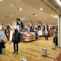 Photo taken at UNIQLO (ユニクロ) by Satya W. on 10/22/2022