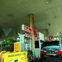Photo taken at Shell by Satya W. on 6/5/2022