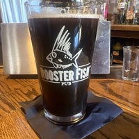 Foto diambil di Rooster Fish Brewing Pub oleh Mike M. pada 10/22/2022