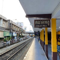 Photo taken at สถานีรถไฟตลาดพลู (Talat Phlu) SRT5003 by BBR on 4/2/2023