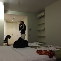 Photo taken at Nish Suites | Beşiktaş by Murat Şahin on 9/17/2016