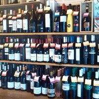 Foto tirada no(a) a viñoteca do mercado por a vinoteca do mercado em 8/14/2016