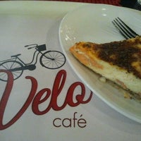 Foto tomada en Cafe Velo  por Markku S. el 12/16/2013