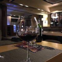 Photo prise au Balcon Restaurant &amp;amp; Bar par Ruslan R. le8/17/2017
