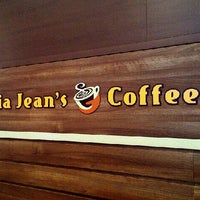 Photo taken at Gloria Jean&amp;#39;s Coffees by Ruslan R. on 4/30/2013