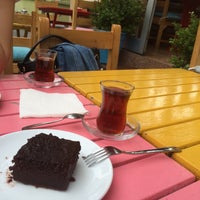 Das Foto wurde bei Nice Kafe &amp;amp; Ev Yemekleri von Gamze Ö. am 5/2/2016 aufgenommen