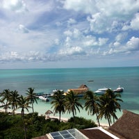 รูปภาพถ่ายที่ Restaurante Isla Contoy® โดย Dmitriy L. เมื่อ 11/3/2012