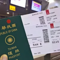 Photo taken at Check-in Emirates by Tai San C. on 2/27/2018