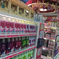 Photo taken at Daiso by ajimamyy on 5/14/2017