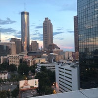 9/12/2018 tarihinde Tomáš H.ziyaretçi tarafından Skylounge Atlanta'de çekilen fotoğraf