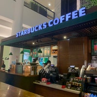 Photo taken at Starbucks by Maurício K. on 1/18/2020