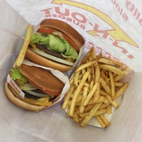 Photo taken at In-N-Out Burger by Kelly H. on 9/22/2017