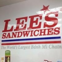 รูปภาพถ่ายที่ Lee&amp;#39;s Sandwiches โดย Allen R. เมื่อ 10/3/2012
