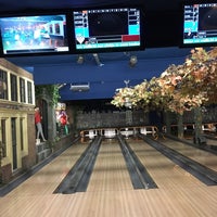 Photo taken at Bison Bowling by Yvvvv on 10/25/2016