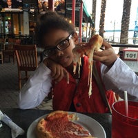 Photo taken at Chicago Pizza and Sports Grille by Sidney M. on 11/9/2015