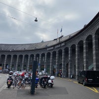 12/4/2019 tarihinde Timur Z.ziyaretçi tarafından Bahnhof Zürich Enge'de çekilen fotoğraf