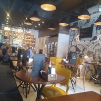 Photo taken at Café Municipal by Beatriz on 10/28/2019