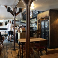 Photo taken at London Fields Brewery Tap Room by 純苔 小. on 7/21/2018