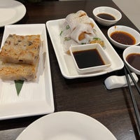 Photo taken at Hong Kong Restaurant by 純苔 小. on 1/5/2023