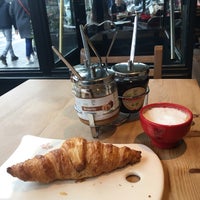 Photo taken at Le Pain Quotidien by Mandy.Fifi on 12/21/2017