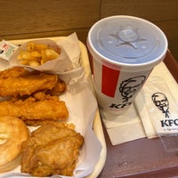 Photo taken at KFC by 等式 on 8/11/2022