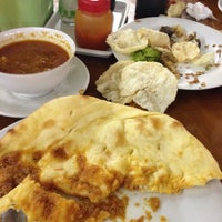 Photo taken at Aneka Bubur 786 &amp;amp; Tandoori Restaurant by Mima R. on 12/10/2014