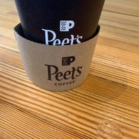 Foto tomada en Peet&amp;#39;s Coffee &amp;amp; Tea  por E E. el 3/9/2019