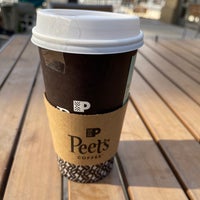Foto tomada en Peet&amp;#39;s Coffee &amp;amp; Tea  por E E. el 3/13/2021