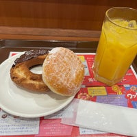 Photo taken at Mister Donut by 浜 松 鉄. on 6/26/2023