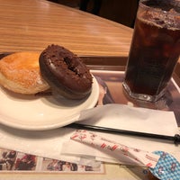 Photo taken at Mister Donut by 浜 松 鉄. on 7/3/2020