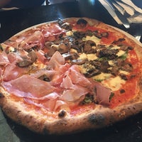 Photo taken at Napoletana Pizzeria by Ivan K. on 9/6/2019