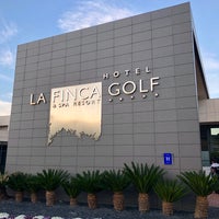 Foto diambil di Hotel La Finca Golf &amp;amp; Spa Resort oleh David V. pada 3/28/2018
