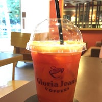 Photo taken at Gloria Jean&amp;#39;s Coffees by Pang L. on 8/20/2016