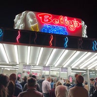 Foto tomada en Bobby&amp;#39;s Frozen Custard  por Dan A. el 3/10/2019