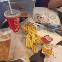 Photo taken at Burger King by Ayşegül Ç. on 7/10/2017