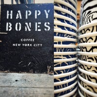 Foto tirada no(a) Happy Bones por Keshav L. em 7/17/2015