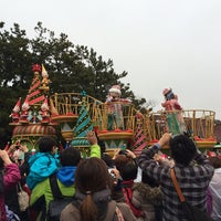Photo taken at ディズニー・サンタヴィレッジ・パレード by tcp i. on 12/1/2014