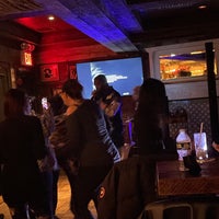 Foto tirada no(a) The Irish American Pub por Audrey W. em 10/30/2021