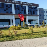Photo taken at Fen Edebiyat Fakültesi by Mehmet A. on 12/11/2017