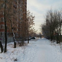 Photo taken at Аллея между Приморским и Южным by Денис Б. on 11/15/2015