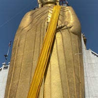 Photo taken at Wat Intharawihan by Bbows on 4/13/2022