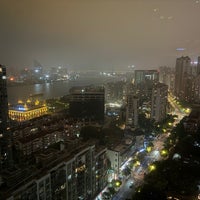 Foto diambil di The Eton Hotel Shanghai (裕景大饭店) oleh Artiom A. pada 4/26/2024