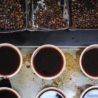 รูปภาพถ่ายที่ Crop to Cup Coffee โดย denizdotcom เมื่อ 4/7/2016