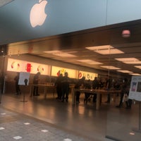 Photo taken at Apple Lenox Square by Billy C. on 3/2/2020