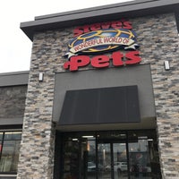 Photo taken at Steve&amp;#39;s Wonderful World Of Pets by Marie F. on 1/3/2019