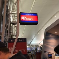 Photo taken at Delta Sky Priority Check-in Lounge by Marie F. on 11/23/2016