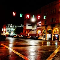 Foto tirada no(a) Code Venice por Christopher T. em 12/15/2012