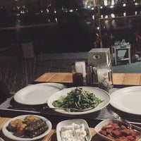 Photo taken at Deniz&amp;#39;in Mutfağı Balık Restoran by Seçil G. on 4/14/2018
