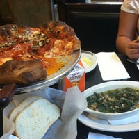 8/22/2013 tarihinde Michelle F.ziyaretçi tarafından Shelly Pie Pizza'de çekilen fotoğraf