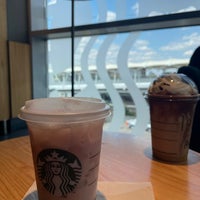 Photo taken at Starbucks by Ashwaq🇺🇸 on 7/29/2022